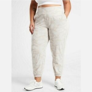 Athleta Brooklyn Beige Camo Print High Rise Jogger Pants